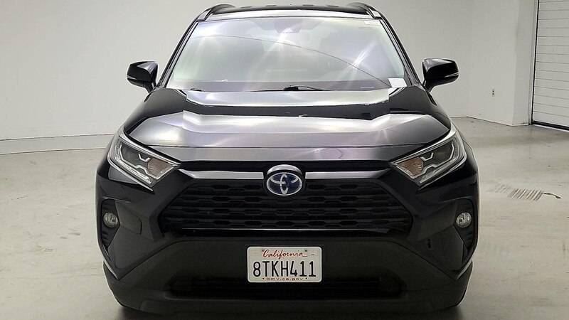 2021 Toyota RAV4 XLE 2