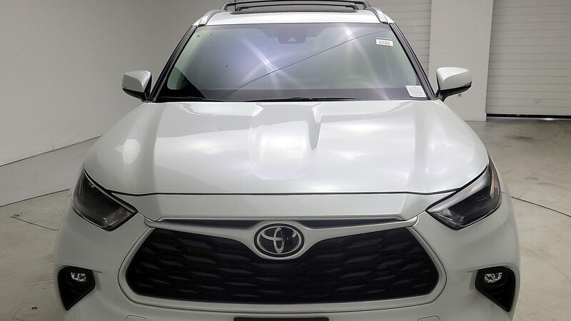 2024 Toyota Highlander XLE 2