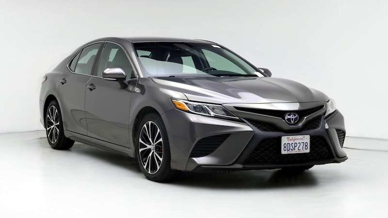 2018 Toyota Camry SE Hero Image