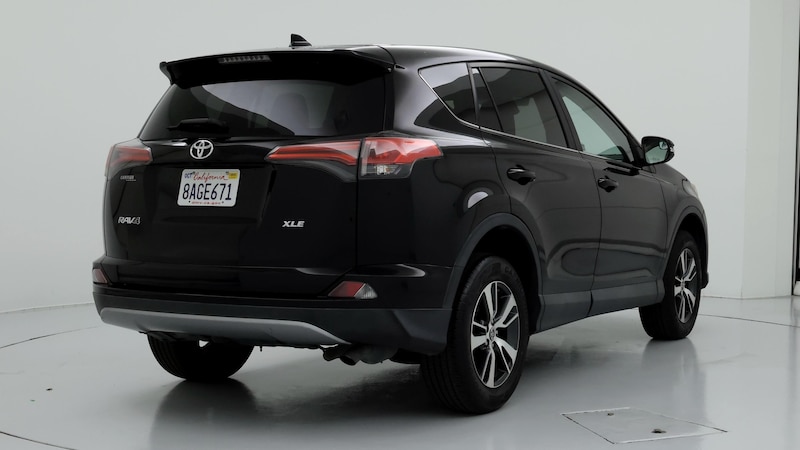 2018 Toyota RAV4 XLE 8