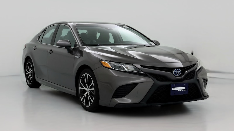 2018 Toyota Camry SE Hero Image