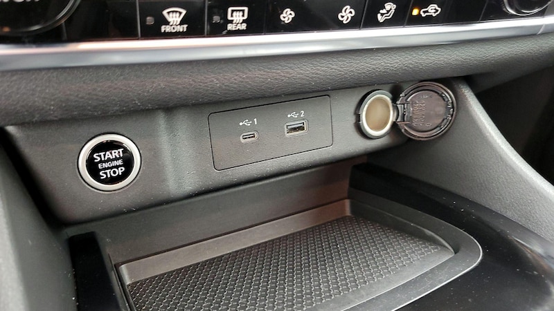 2023 Nissan Rogue SV 18
