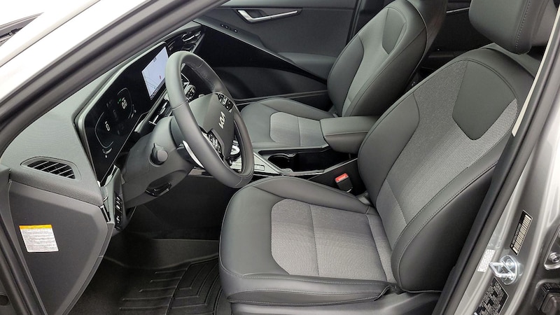 2023 Kia Niro EX 11