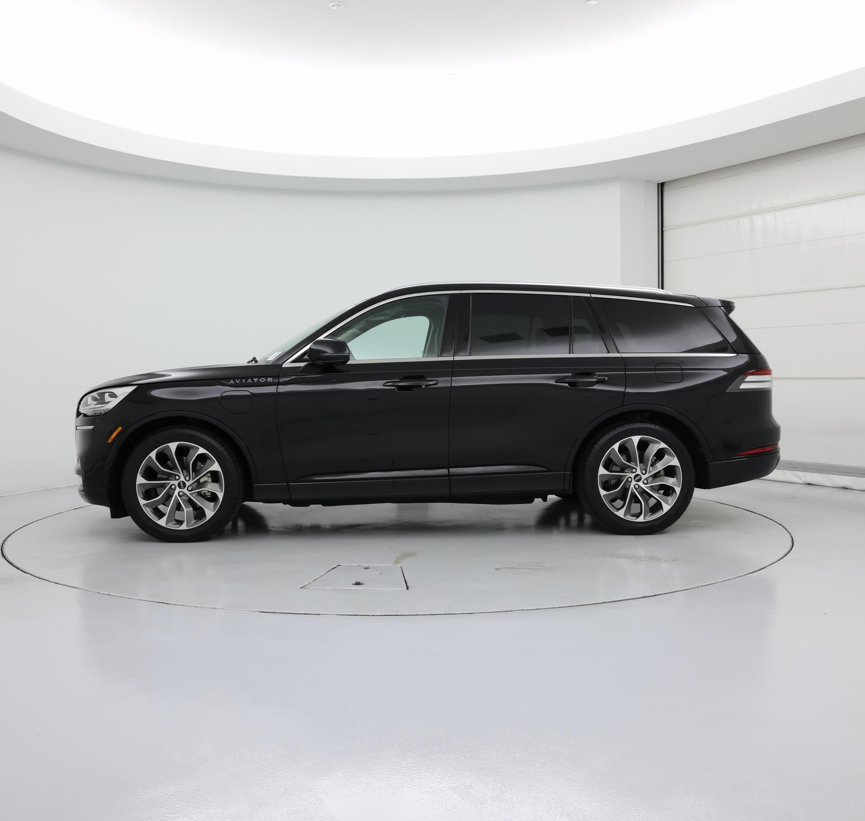 Thumbnail: 2021 Lincoln Aviator - 3