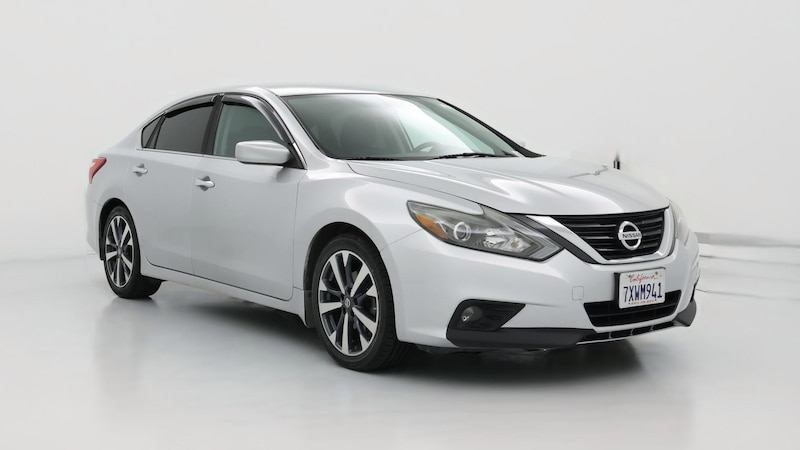 2016 Nissan Altima SR Hero Image