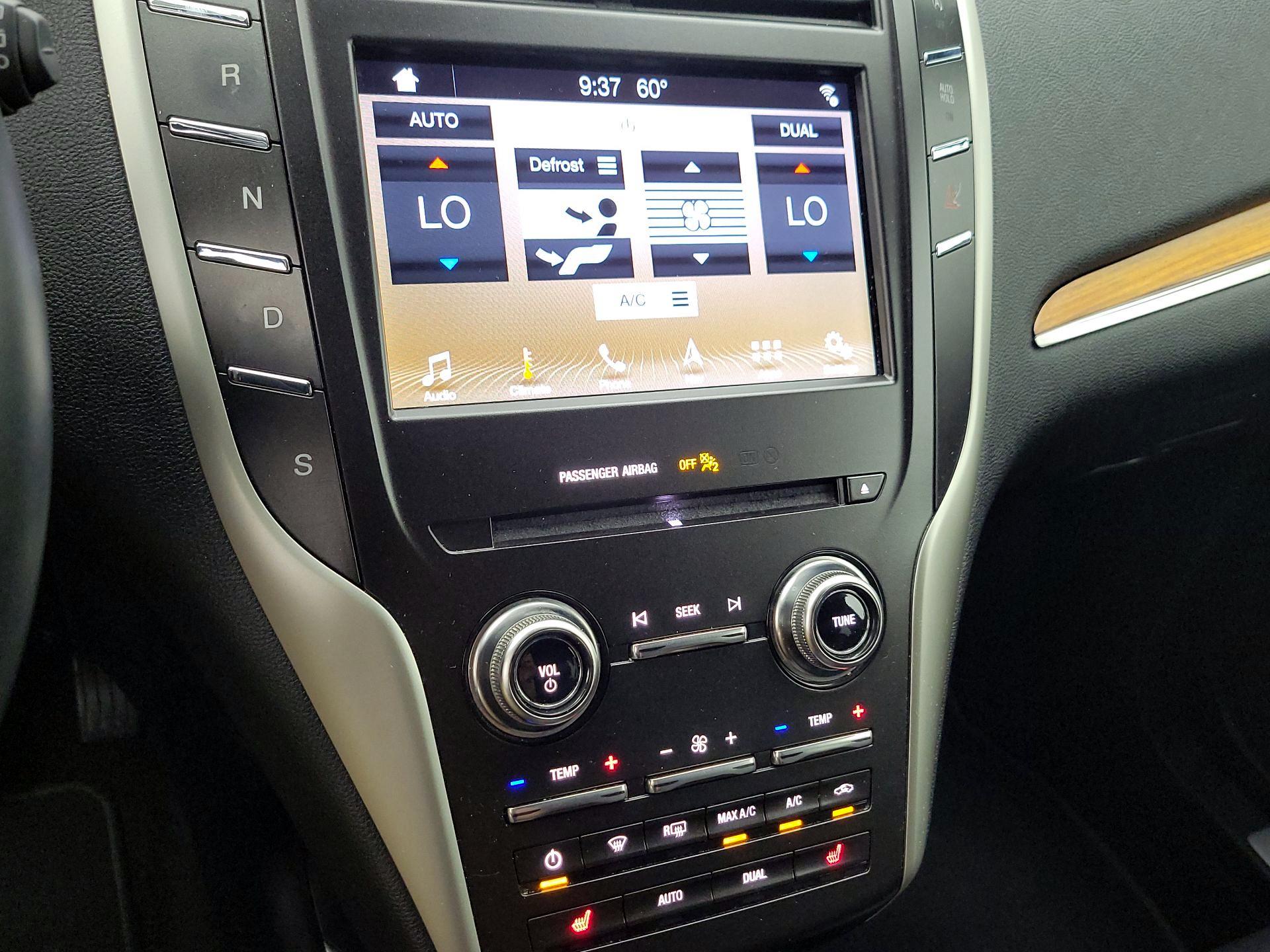 Thumbnail: 2019 Lincoln MKC - 17