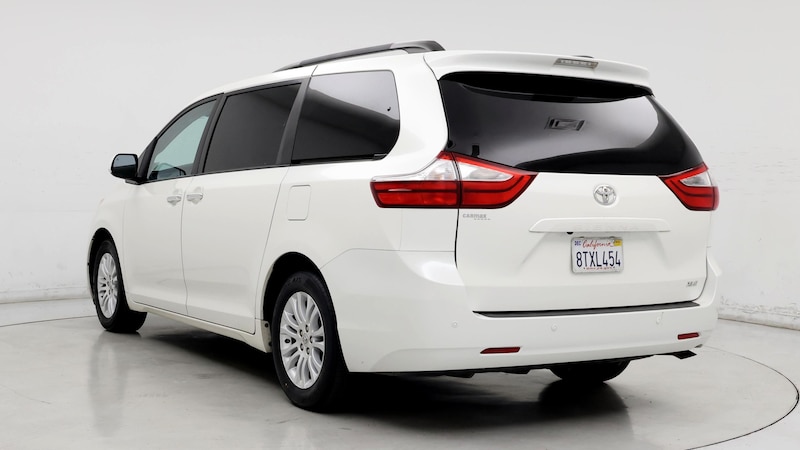 2017 Toyota Sienna XLE 2