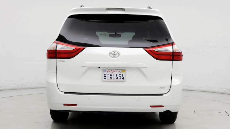 2017 Toyota Sienna XLE 6