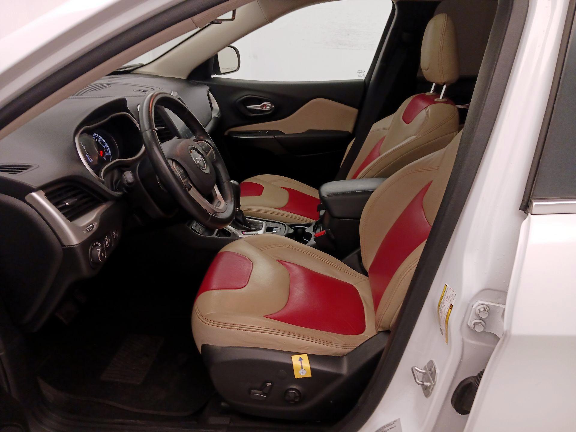 Thumbnail: 2015 Jeep Cherokee - 11