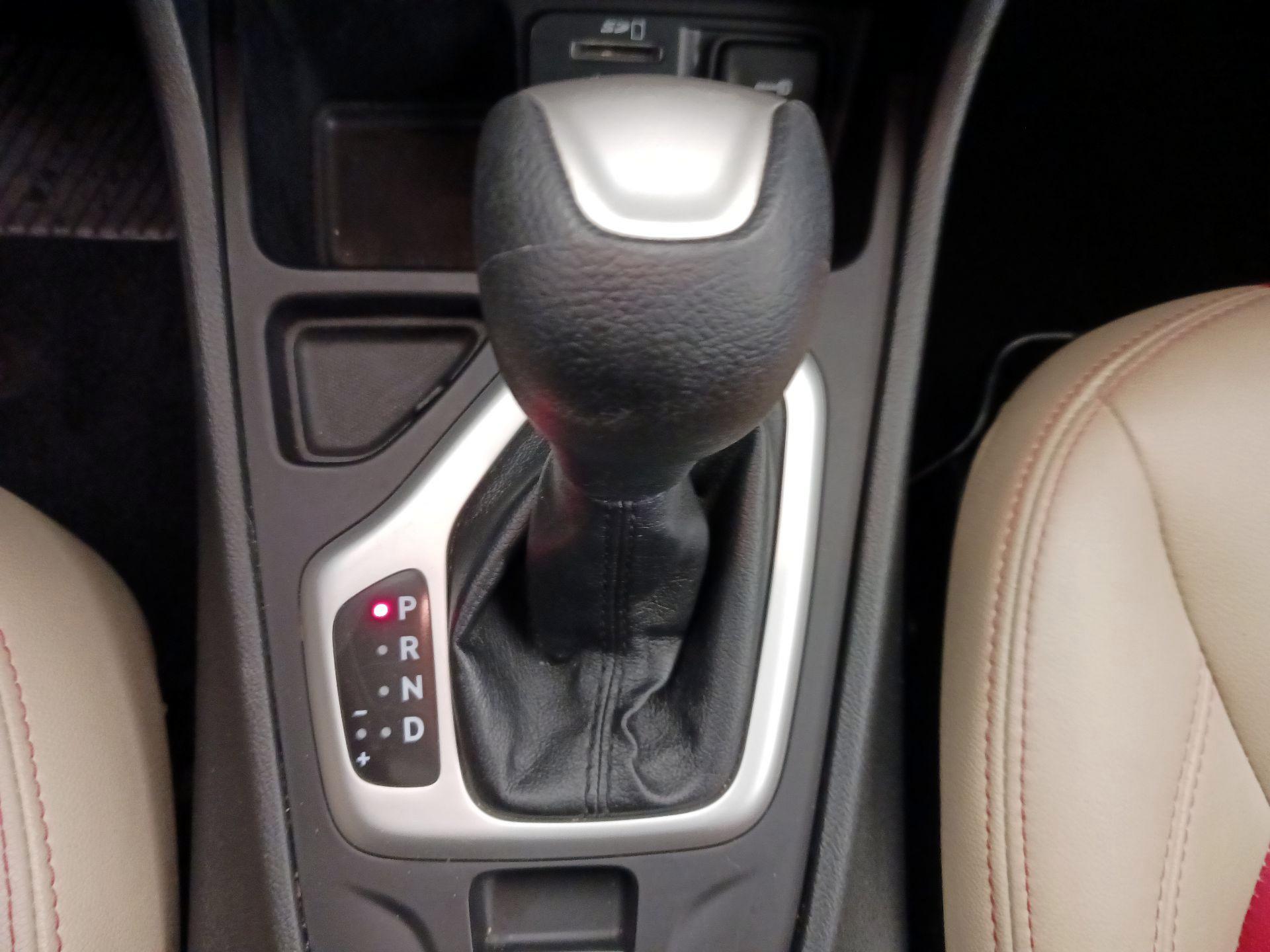 Thumbnail: 2015 Jeep Cherokee - 17