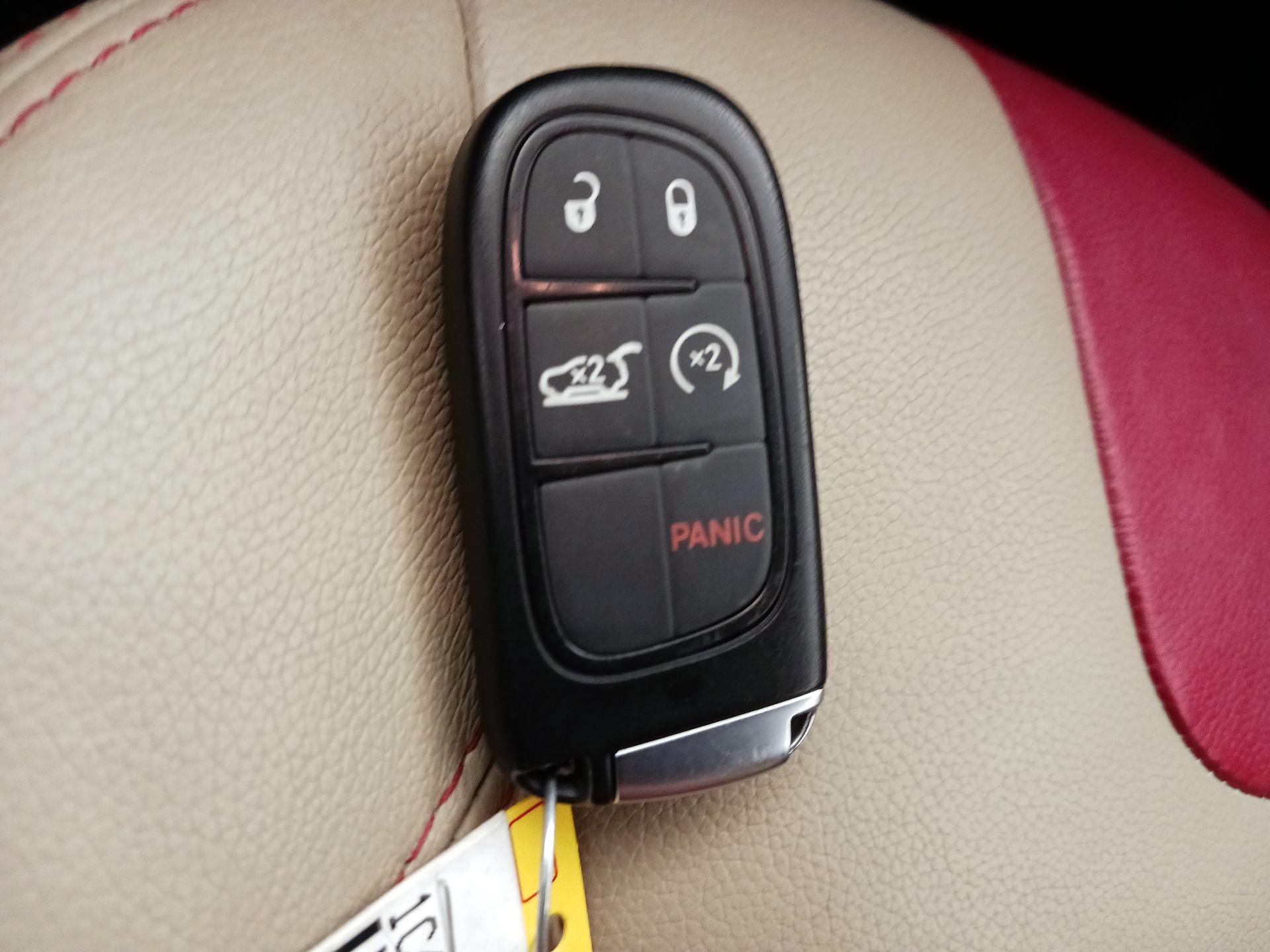 Thumbnail: 2015 Jeep Cherokee - 23