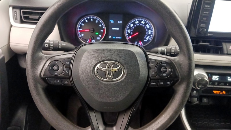 2020 Toyota RAV4 XLE 10