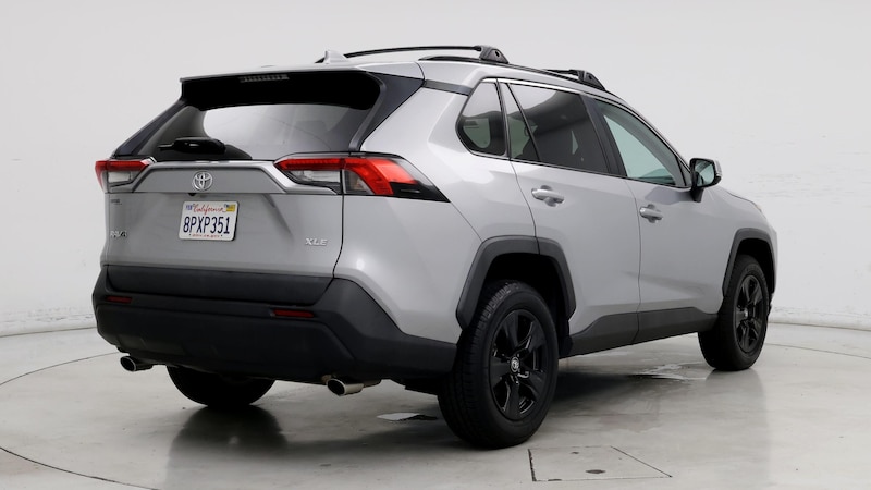 2020 Toyota RAV4 XLE 8