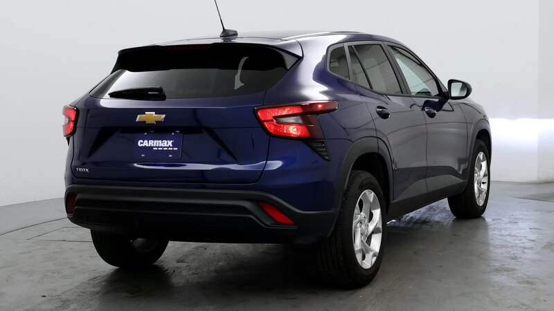 2024 Chevrolet Trax LS 8