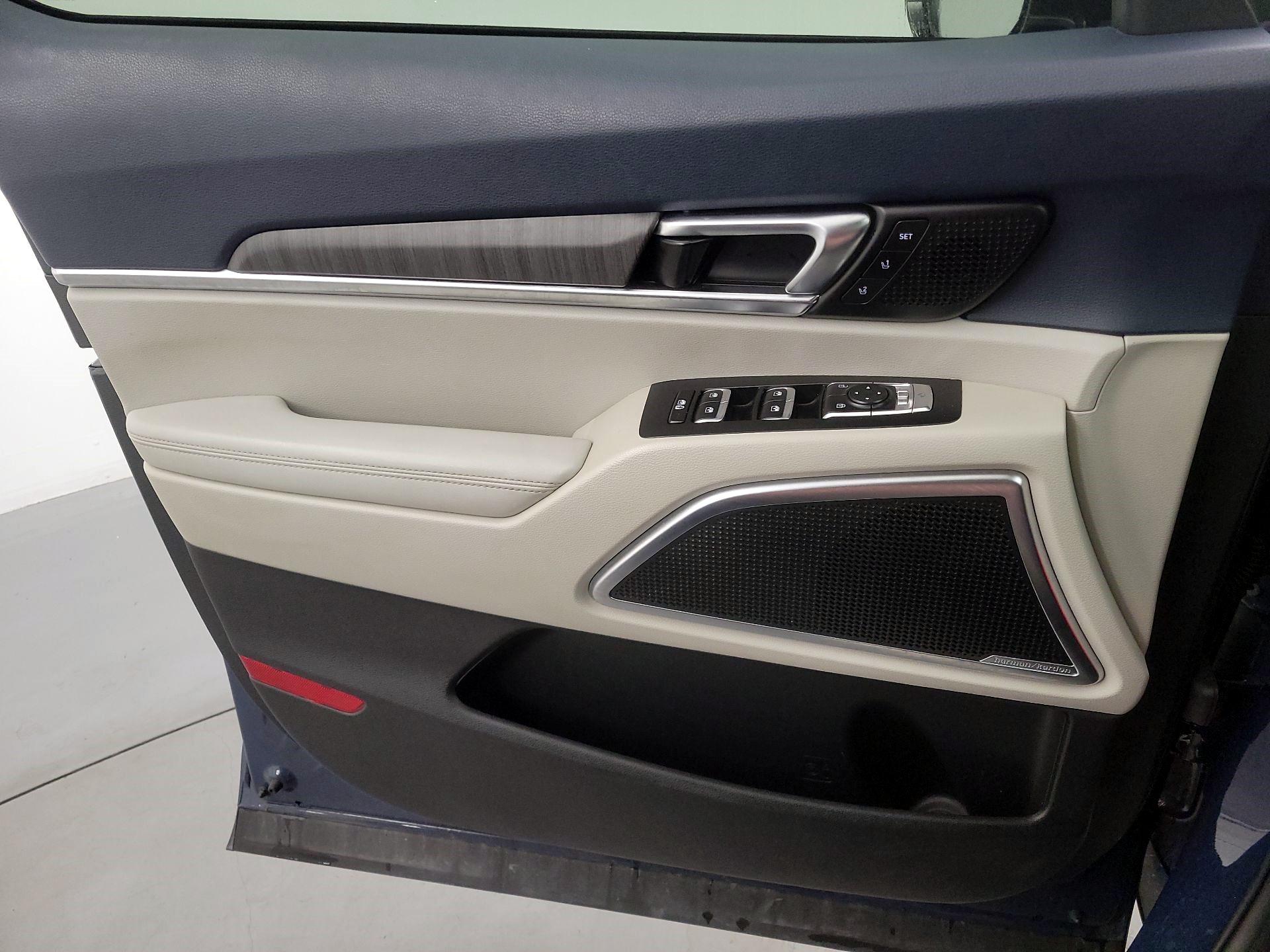 Thumbnail: 2023 Kia Telluride - 12