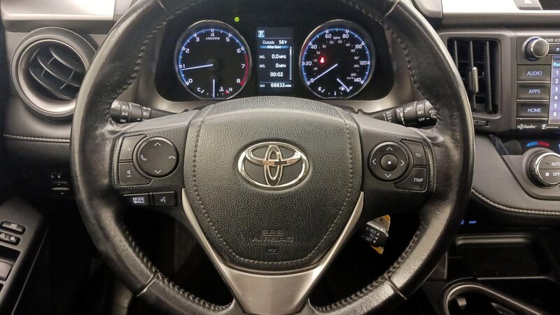 2016 Toyota RAV4 XLE 10