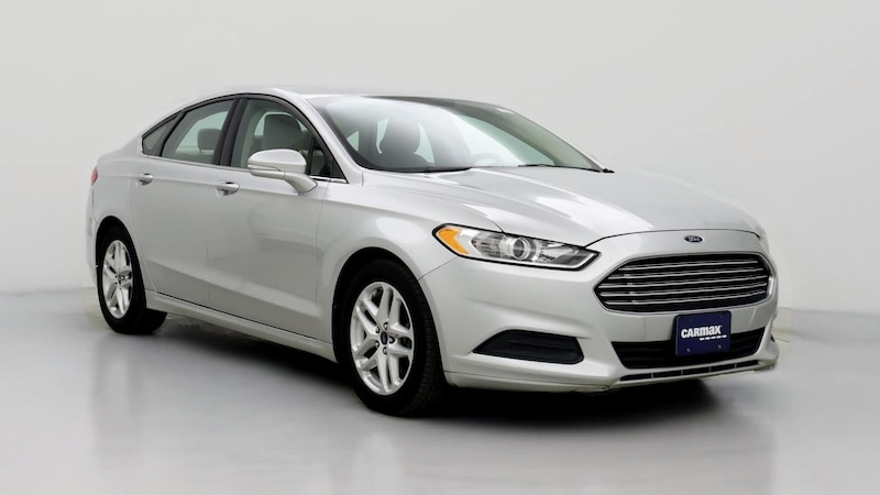 2016 Ford Fusion SE Hero Image