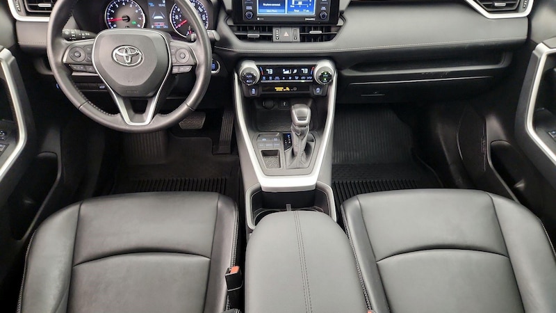 2022 Toyota RAV4 XLE Premium 9