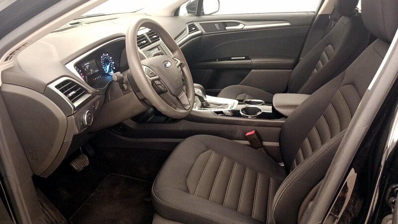 2013 Ford Fusion SE 11