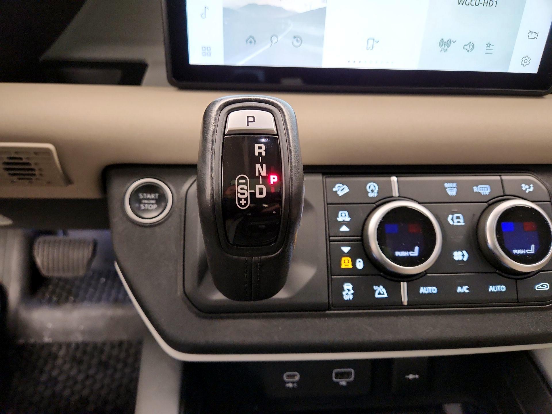 Thumbnail: 2020 Land Rover Defender - 17