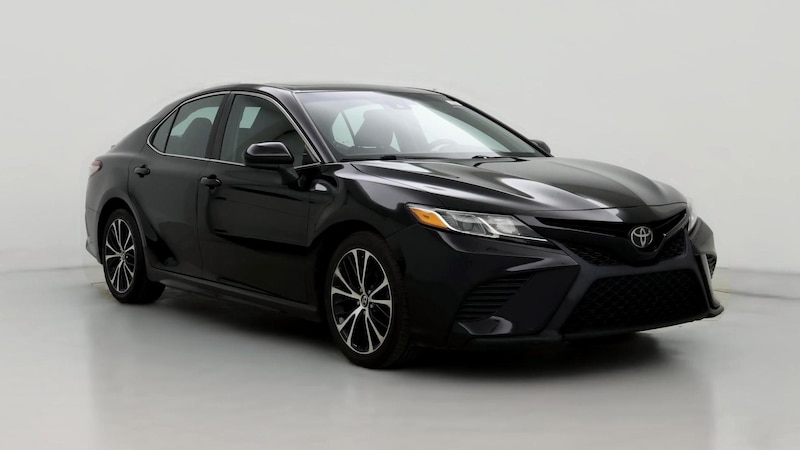 2018 Toyota Camry SE Hero Image