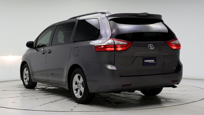 2016 Toyota Sienna LE 2