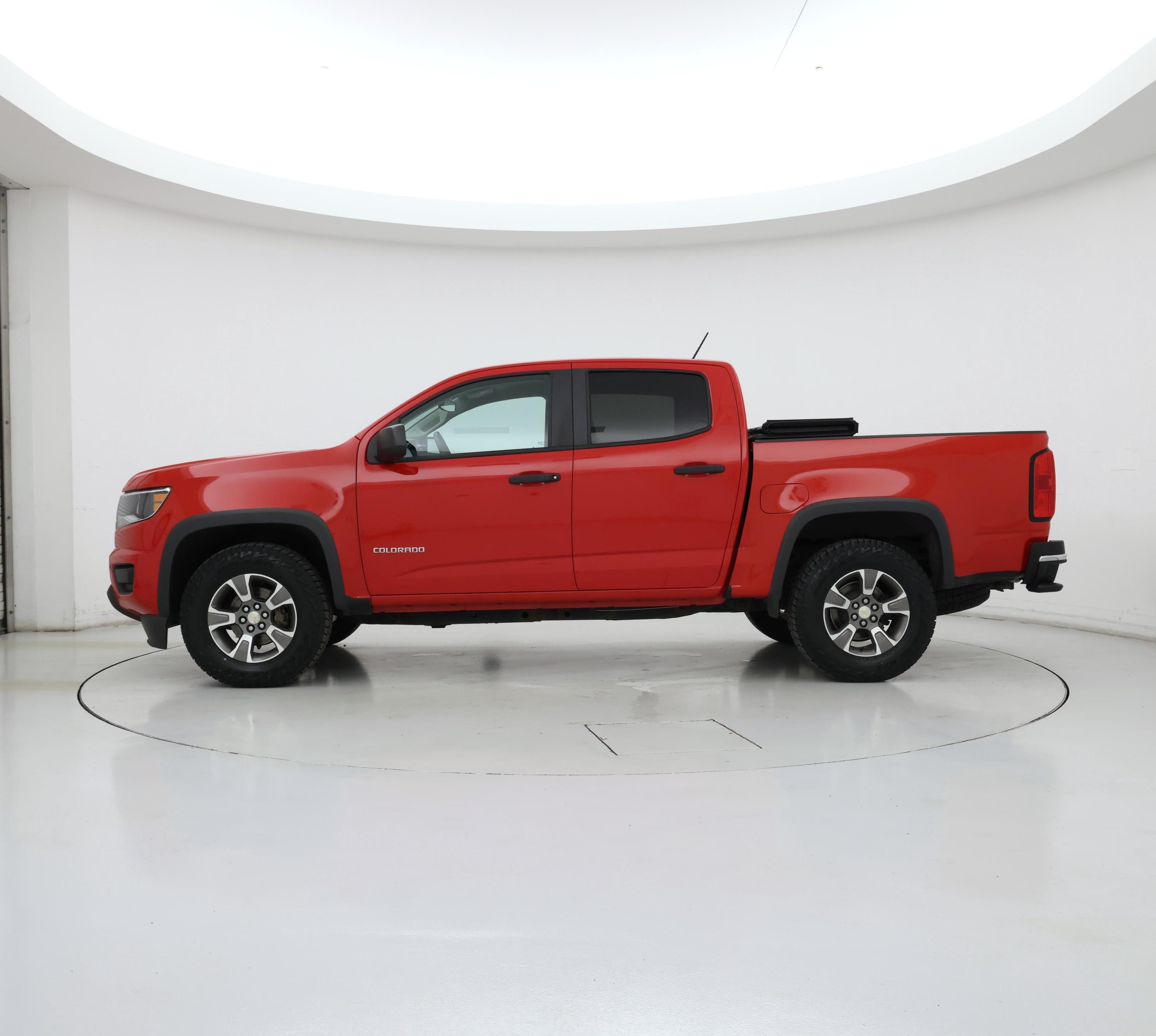 Thumbnail: 2016 Chevrolet Colorado - 3