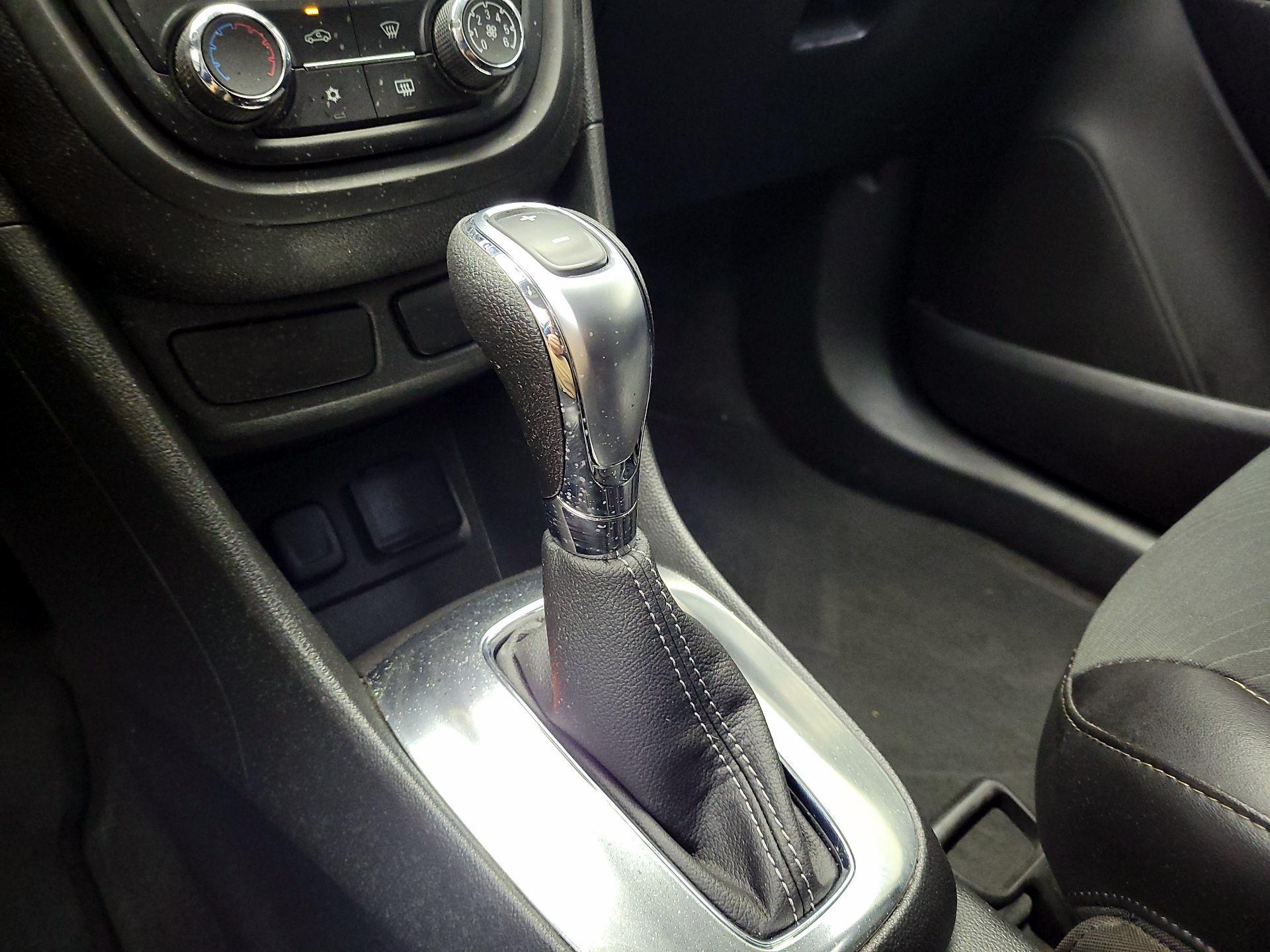 Thumbnail: 2014 Buick Encore - 17