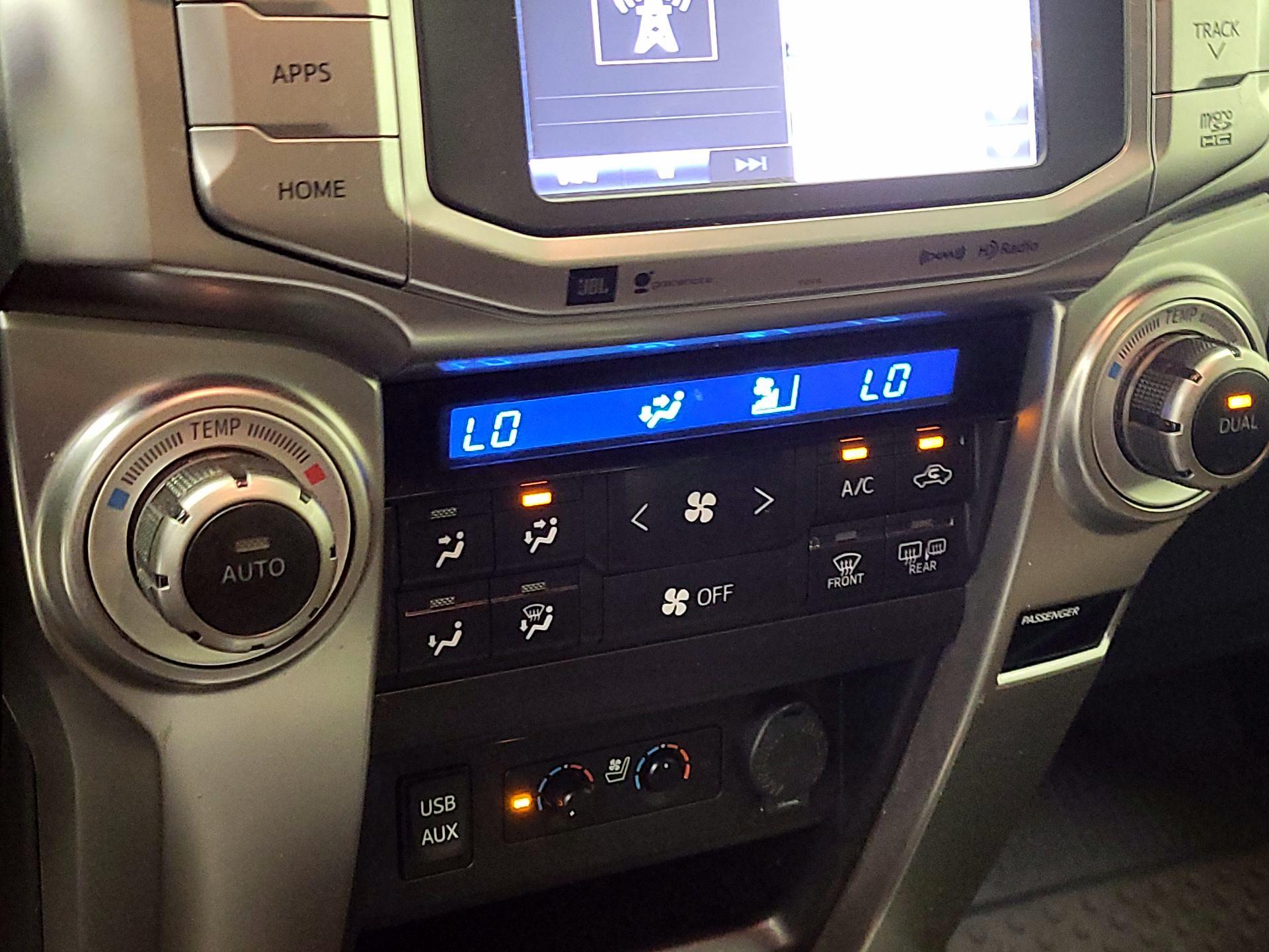 Thumbnail: 2019 Toyota 4Runner - 17