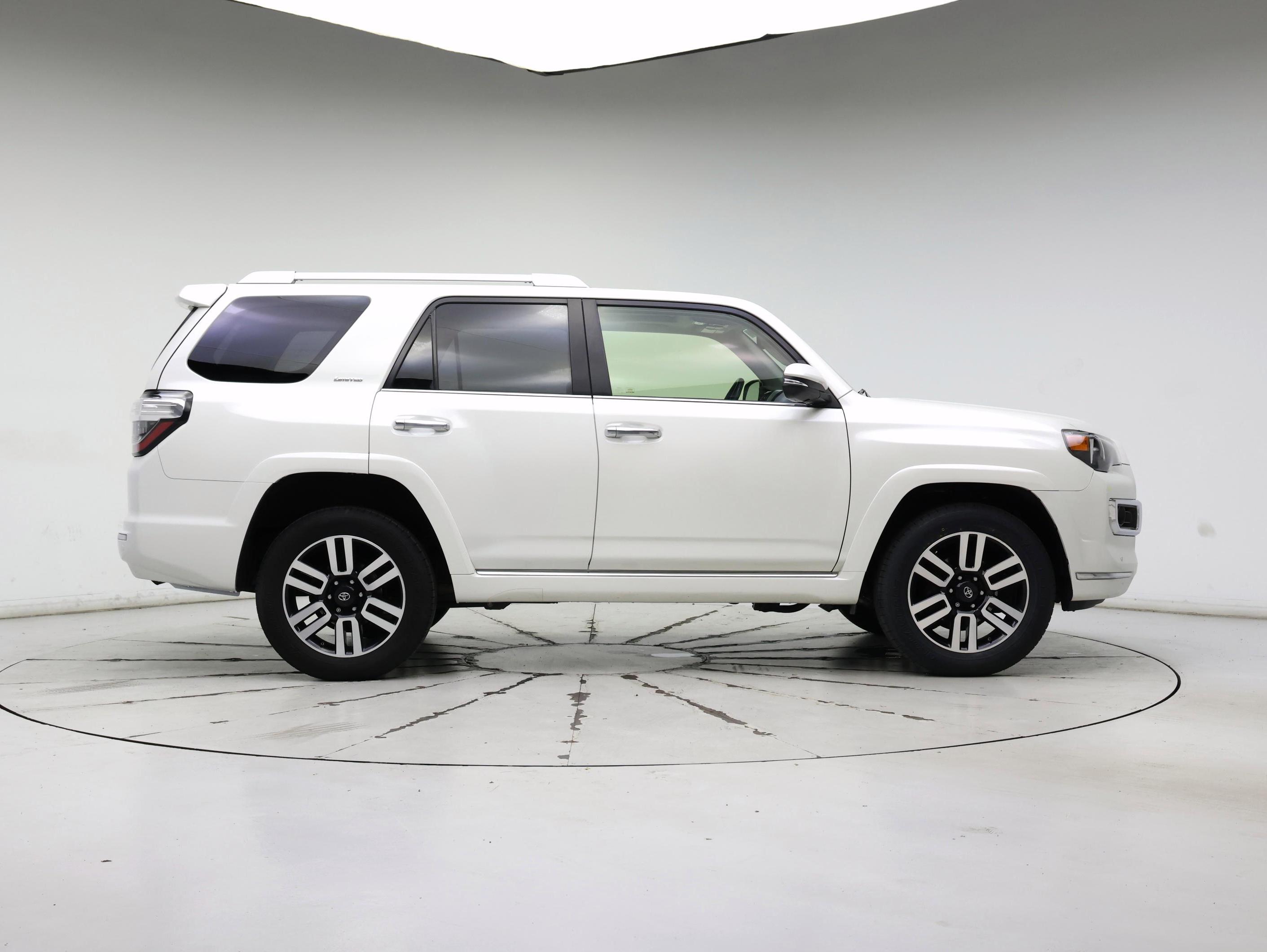 Thumbnail: 2019 Toyota 4Runner - 7