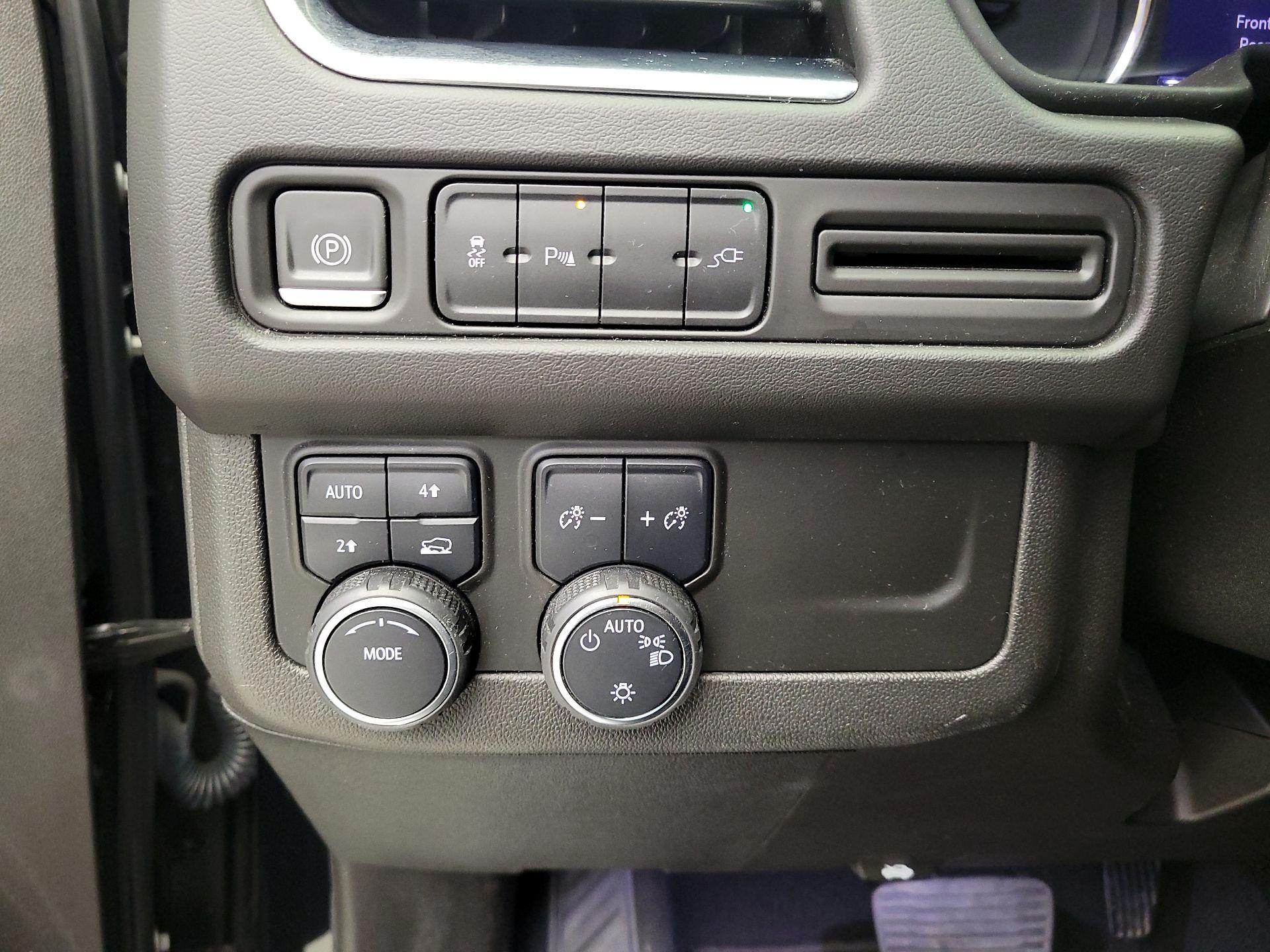 Thumbnail: 2021 Chevrolet Tahoe - 13