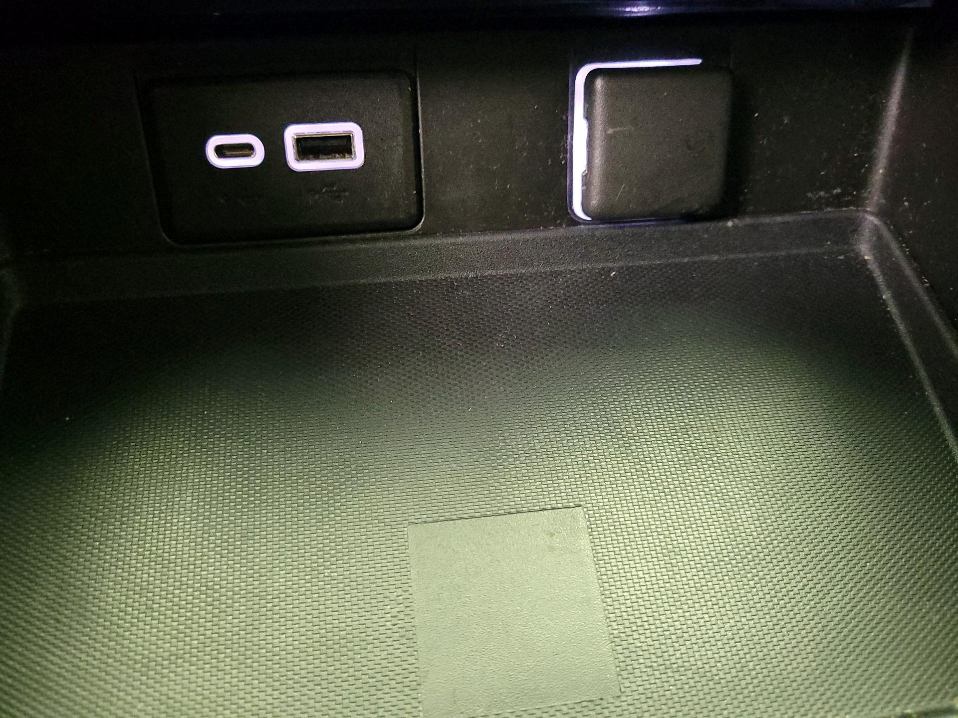 Thumbnail: 2021 Chevrolet Tahoe - 18