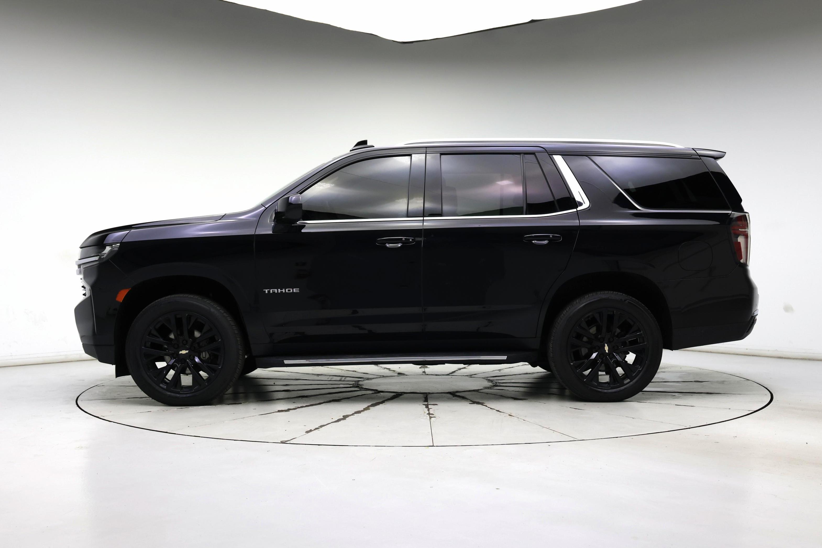 Thumbnail: 2021 Chevrolet Tahoe - 3