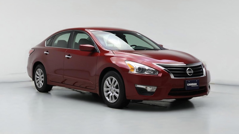 2015 Nissan Altima S Hero Image