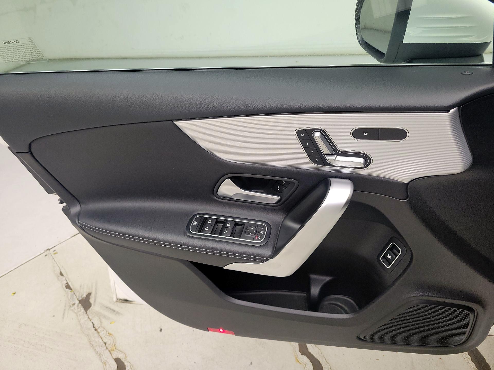 Thumbnail: 2019 Mercedes-Benz A-Class - 12
