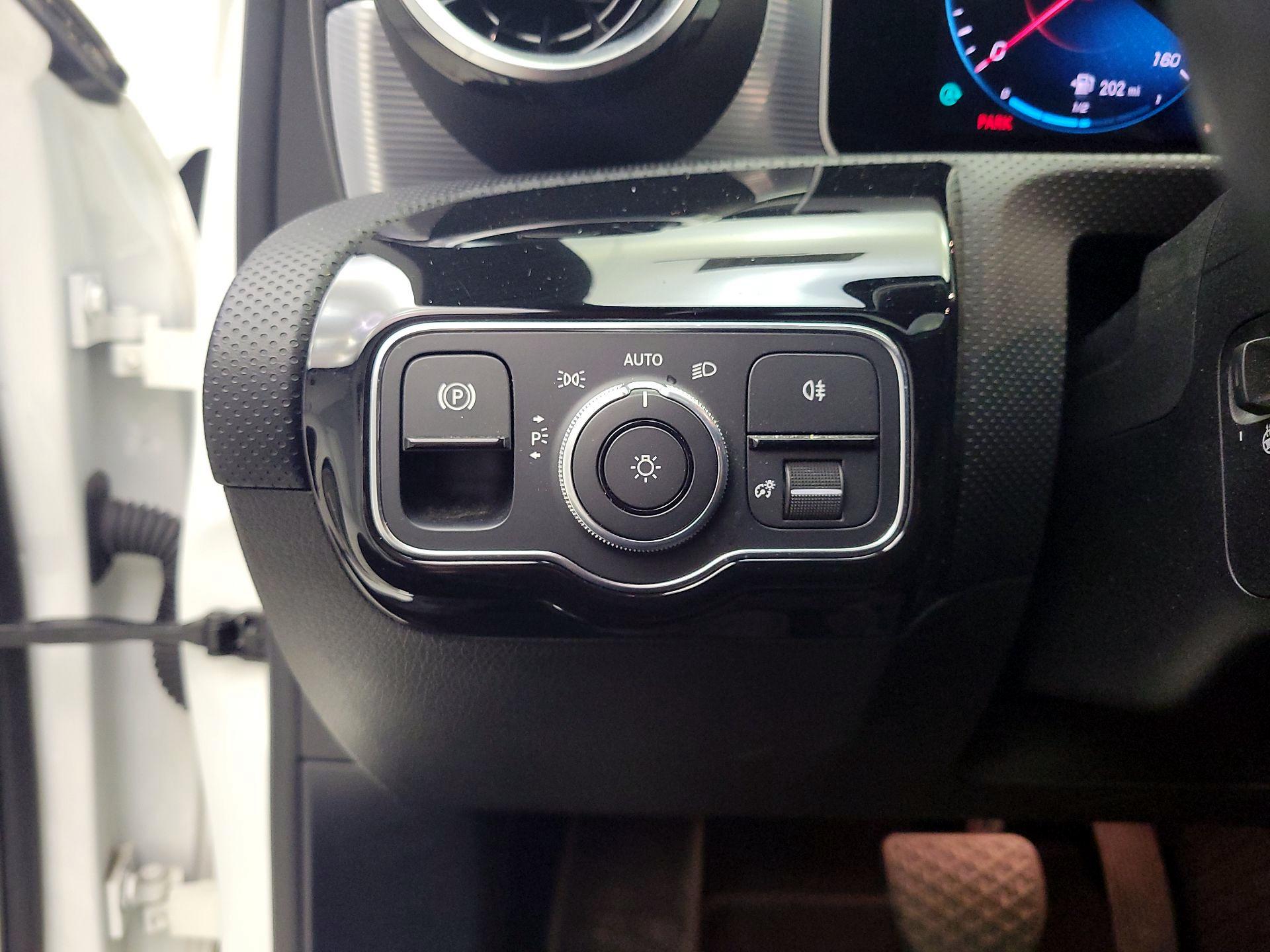 Thumbnail: 2019 Mercedes-Benz A-Class - 13