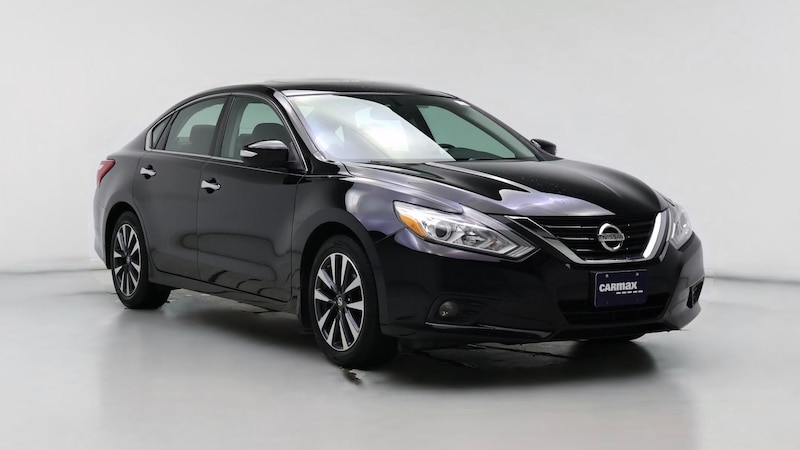 2016 Nissan Altima SL Hero Image