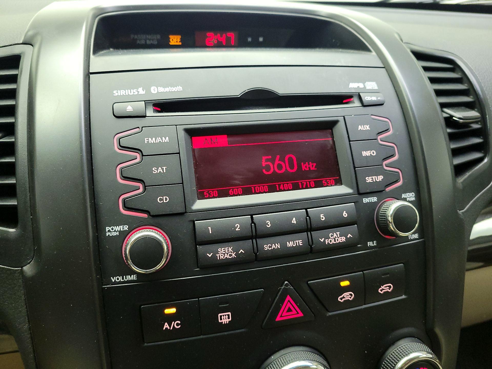 Thumbnail: 2013 Kia Sorento - 14