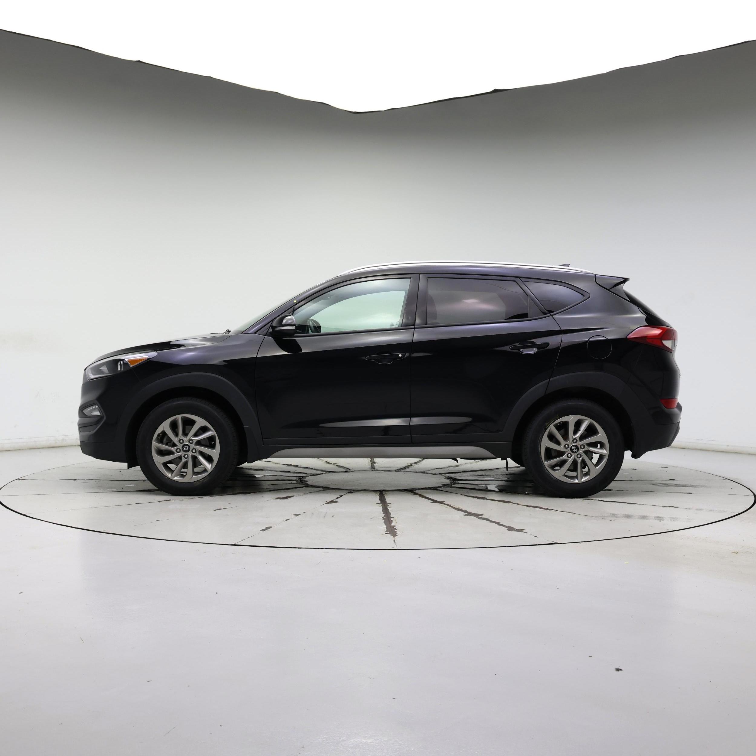 Thumbnail: 2017 Hyundai Tucson - 3