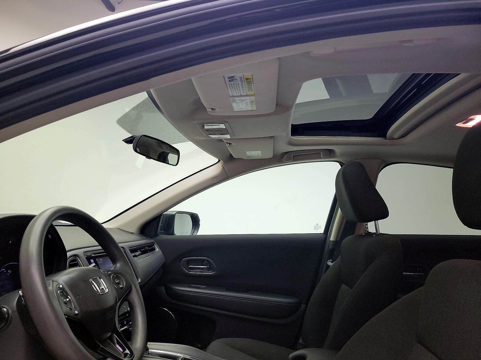 Thumbnail: 2016 Honda HR-V - 18