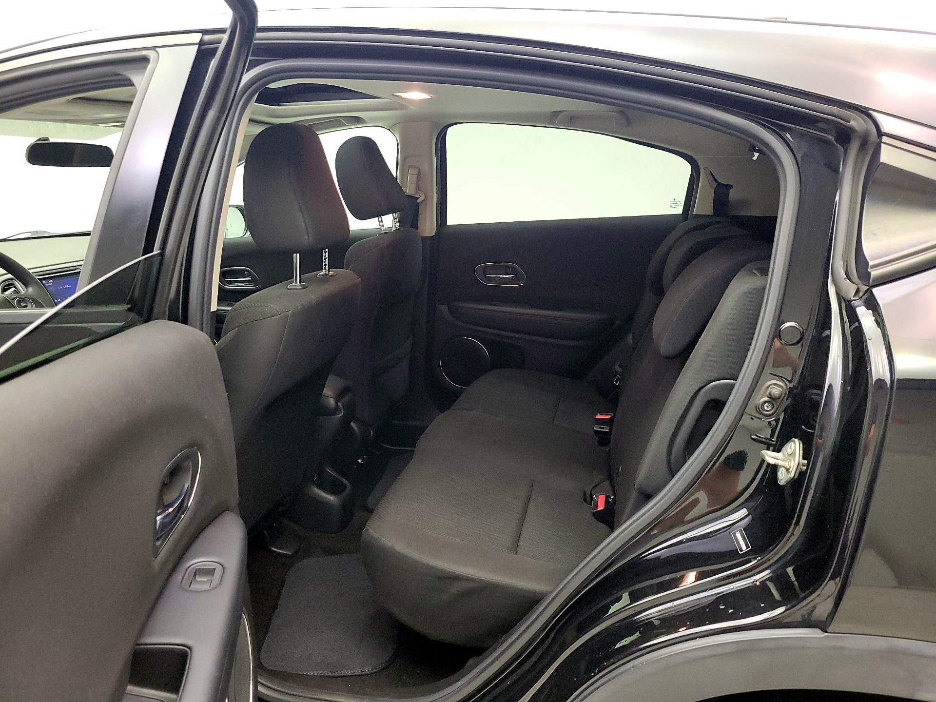 Thumbnail: 2016 Honda HR-V - 19