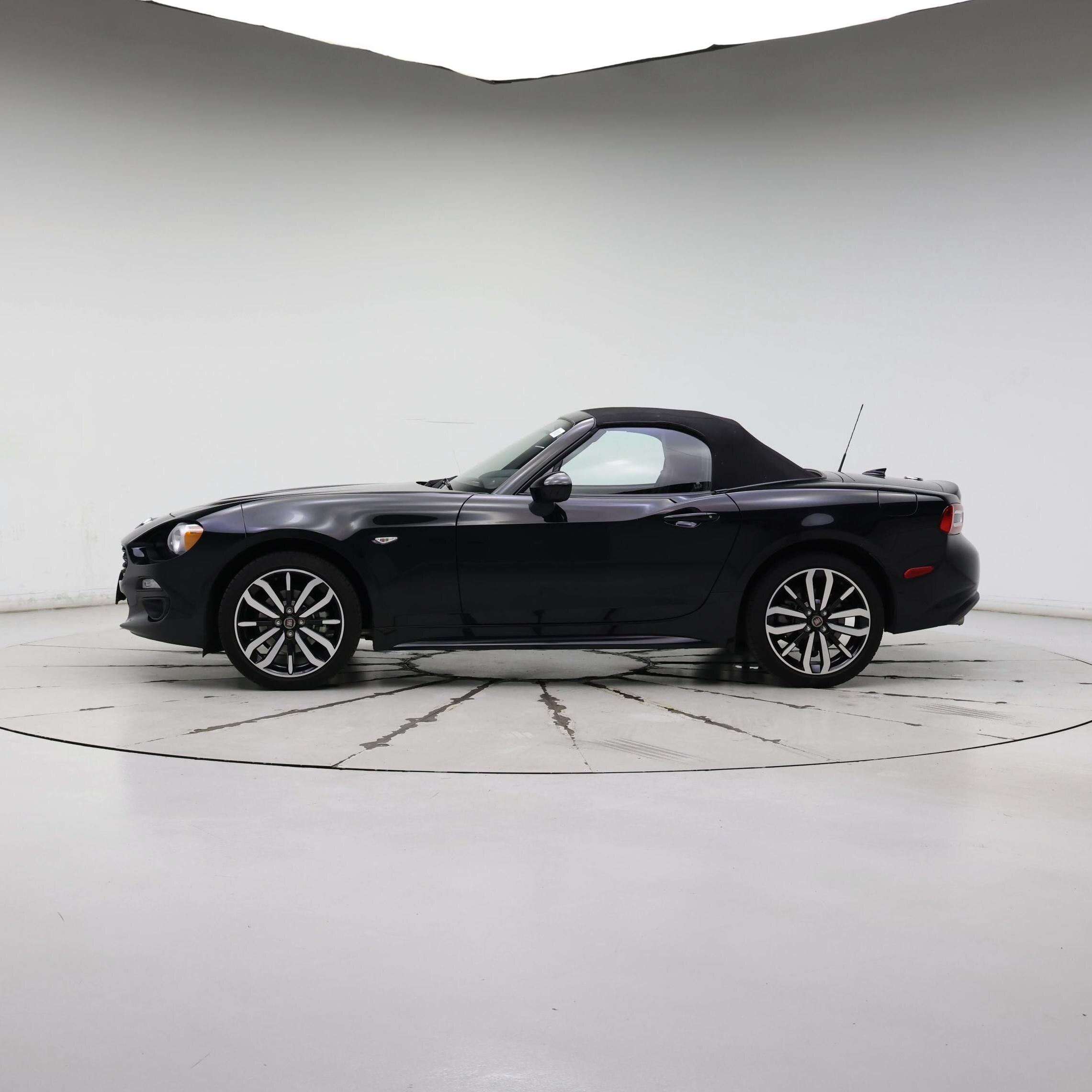 Thumbnail: 2020 Fiat 124 Spider - 3