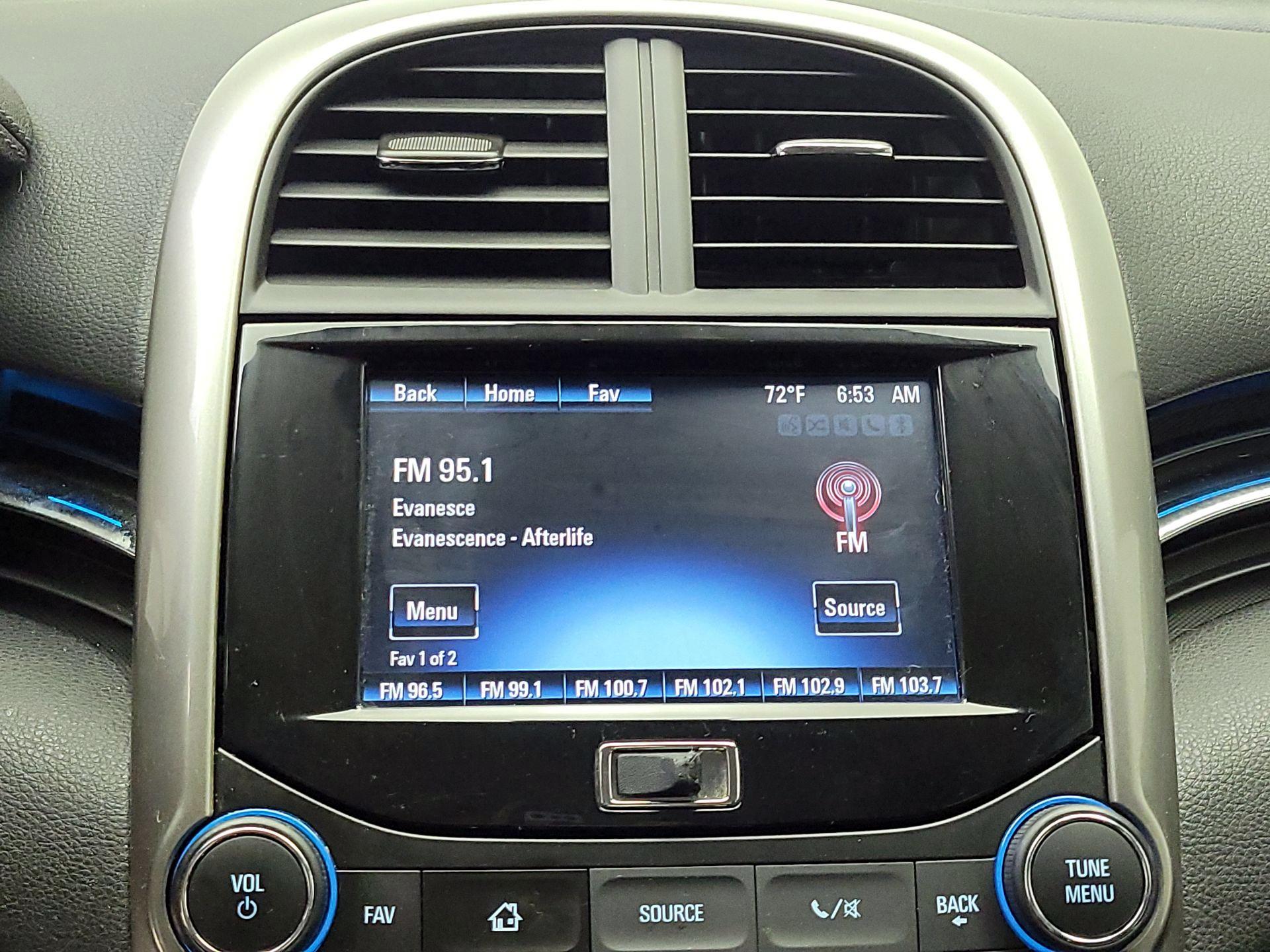 Thumbnail: 2015 Chevrolet Malibu - 15