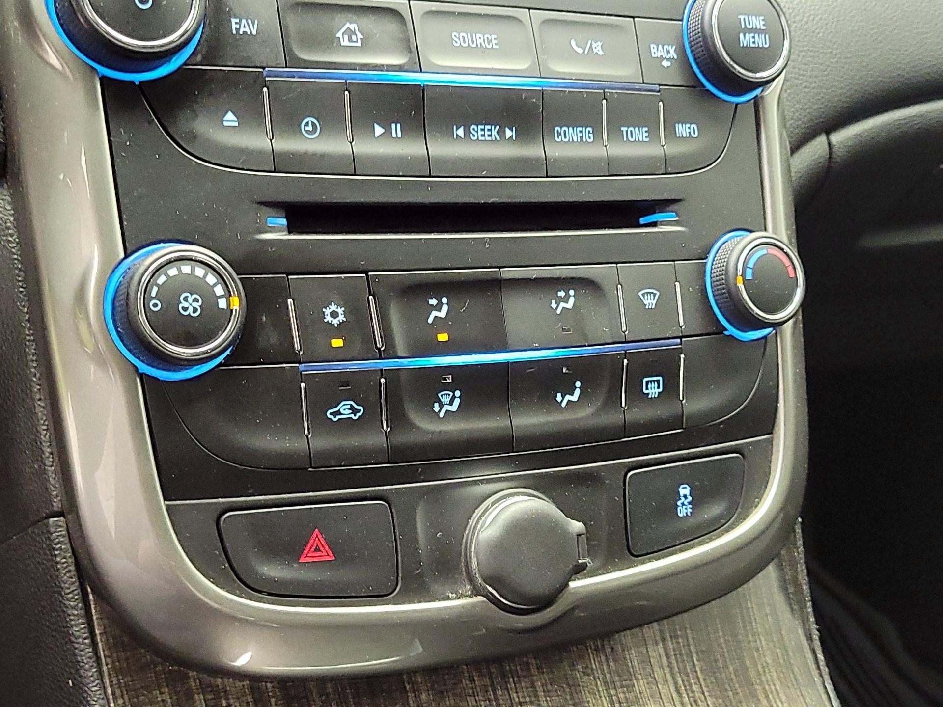 Thumbnail: 2015 Chevrolet Malibu - 16