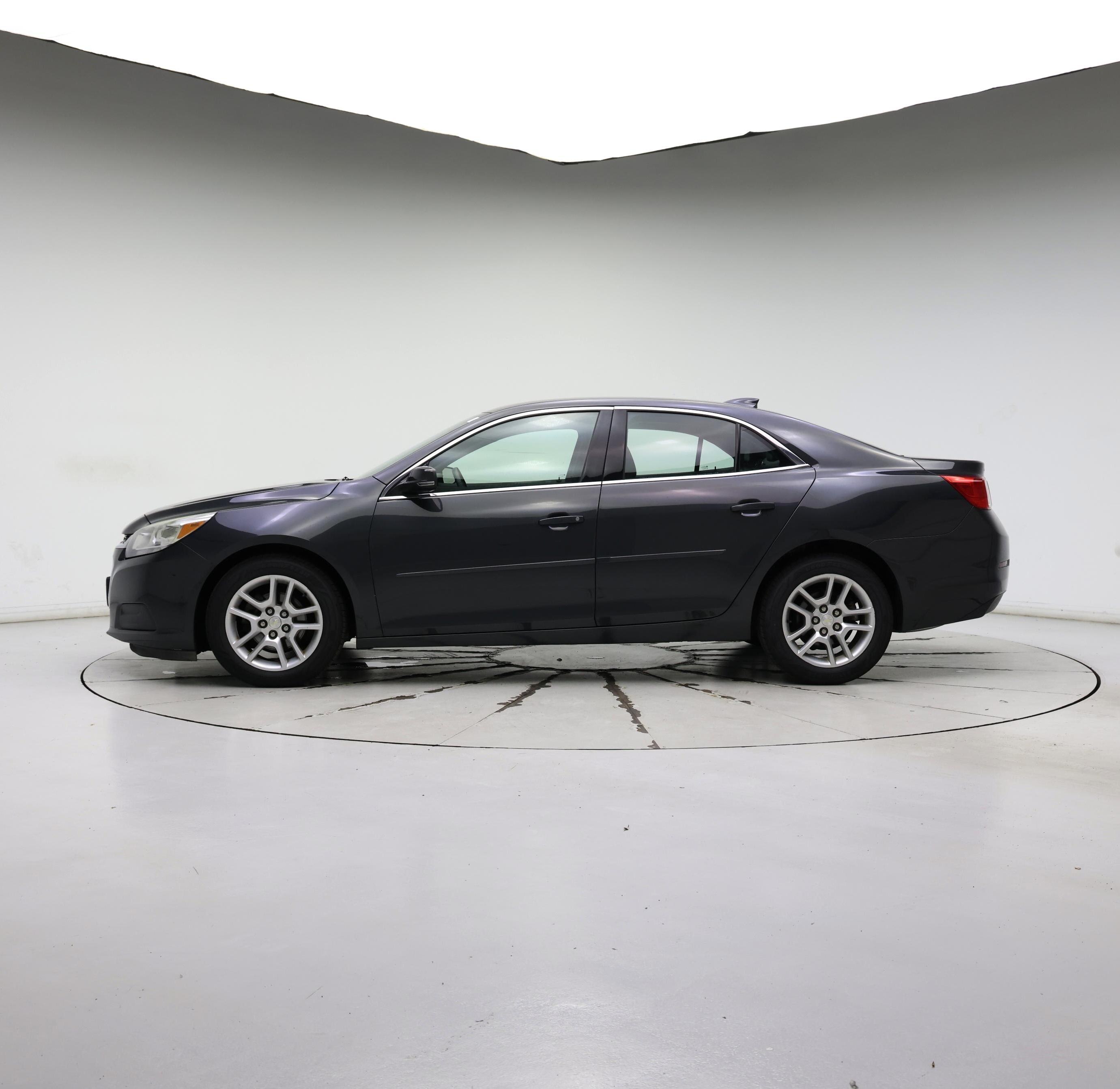 Thumbnail: 2015 Chevrolet Malibu - 3