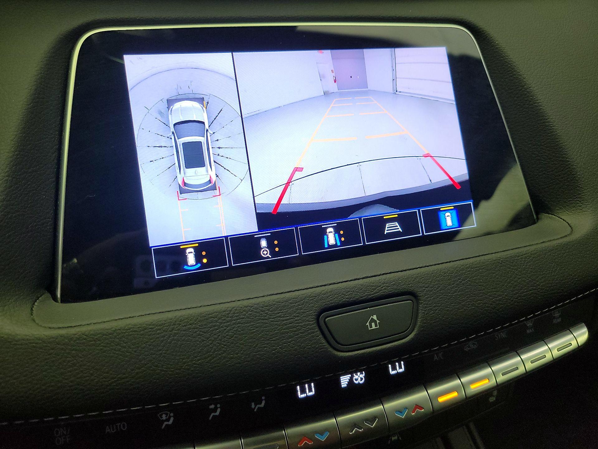 Thumbnail: 2022 Cadillac XT4 - 14