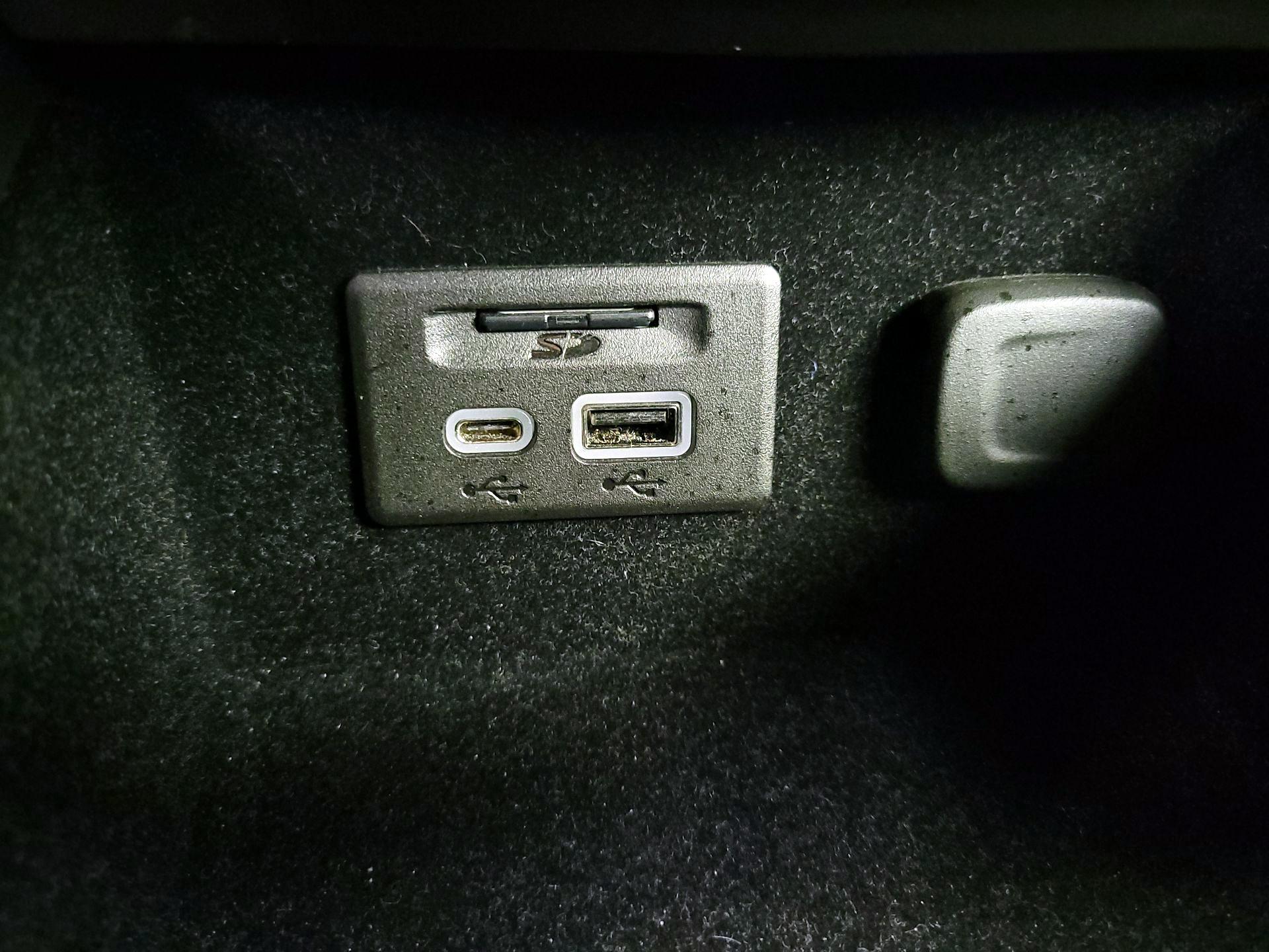 Thumbnail: 2022 Cadillac XT4 - 18