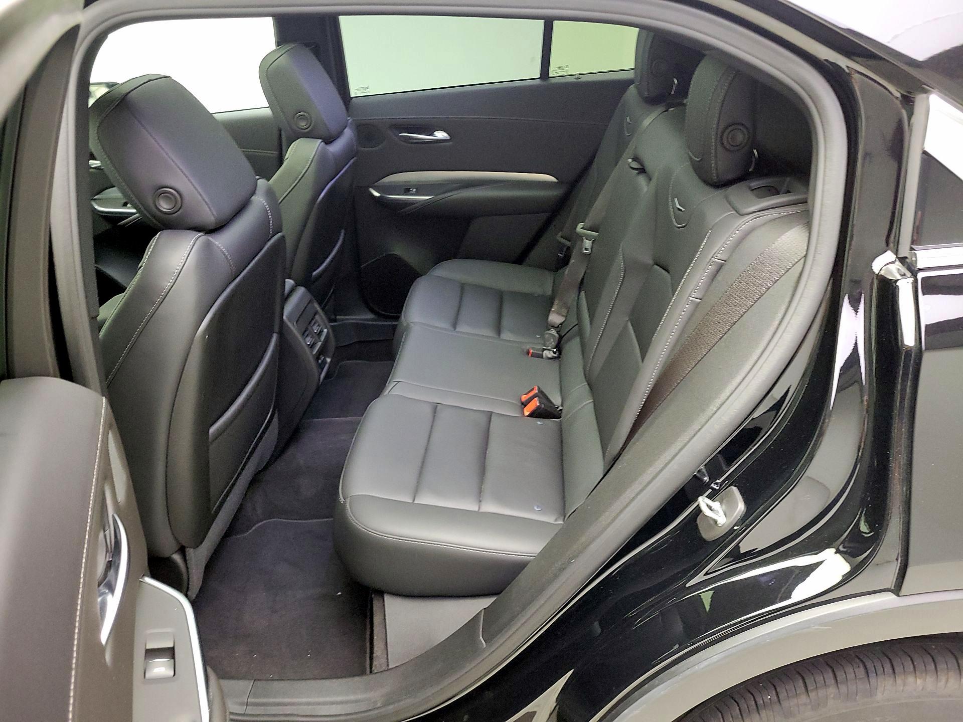 Thumbnail: 2022 Cadillac XT4 - 20