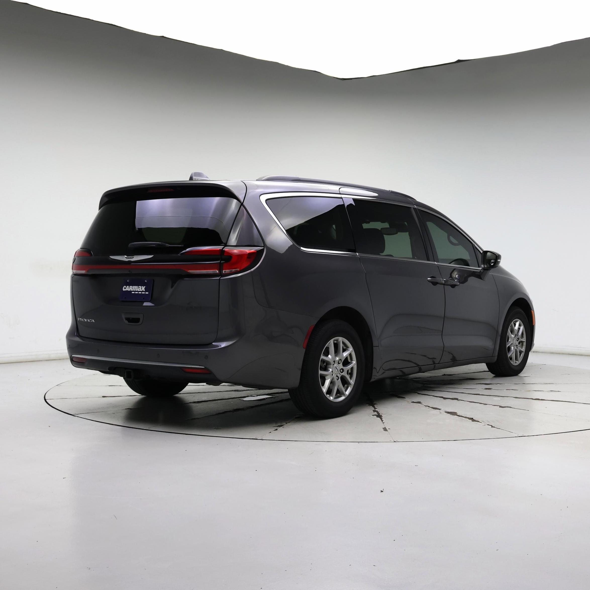 Thumbnail: 2021 Chrysler Pacifica - 8