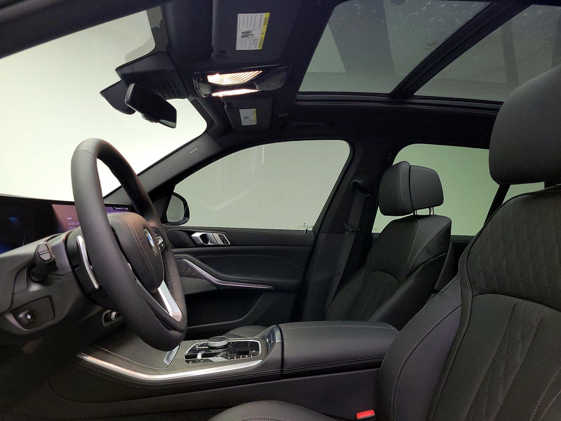 Thumbnail: 2025 BMW X5 - 19